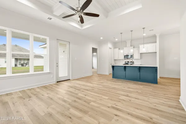 $285,600 | 111 Lilian Lane, Maurice, LA 70555