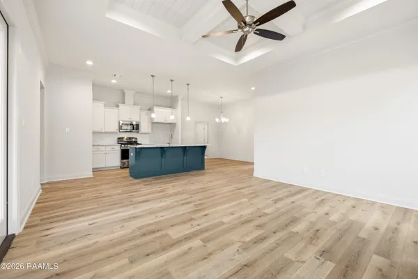 $285,600 | 111 Lilian Lane, Maurice, LA 70555