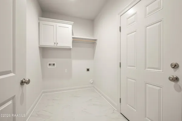 $285,600 | 111 Lilian Lane, Maurice, LA 70555