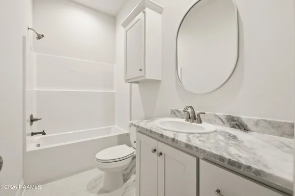 $285,600 | 111 Lilian Lane, Maurice, LA 70555