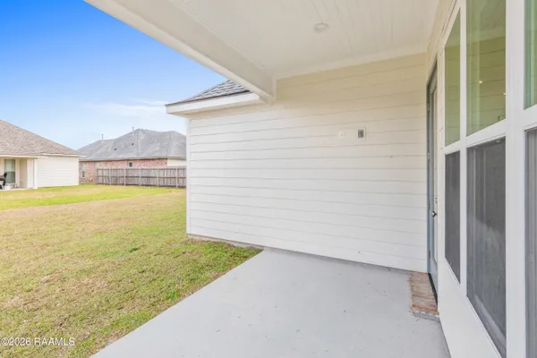 $285,600 | 111 Lilian Lane, Maurice, LA 70555