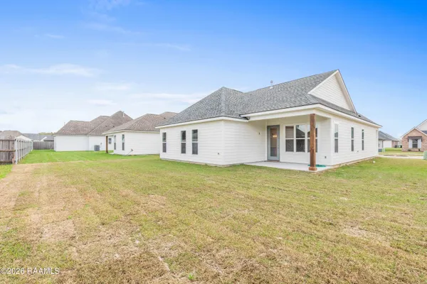 $285,600 | 111 Lilian Lane, Maurice, LA 70555