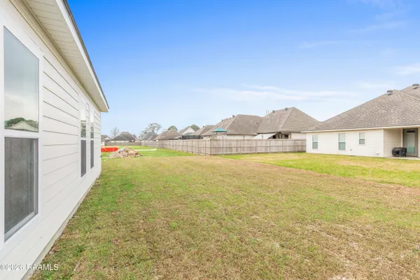 $285,600 | 111 Lilian Lane, Maurice, LA 70555