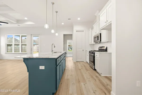 $285,600 | 111 Lilian Lane, Maurice, LA 70555