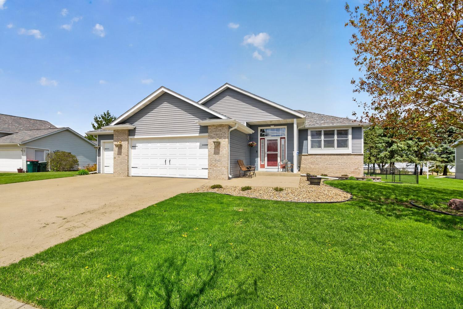 945 Golfers Court Southeast Rochester, MN 55904 - Photo 2 of 56