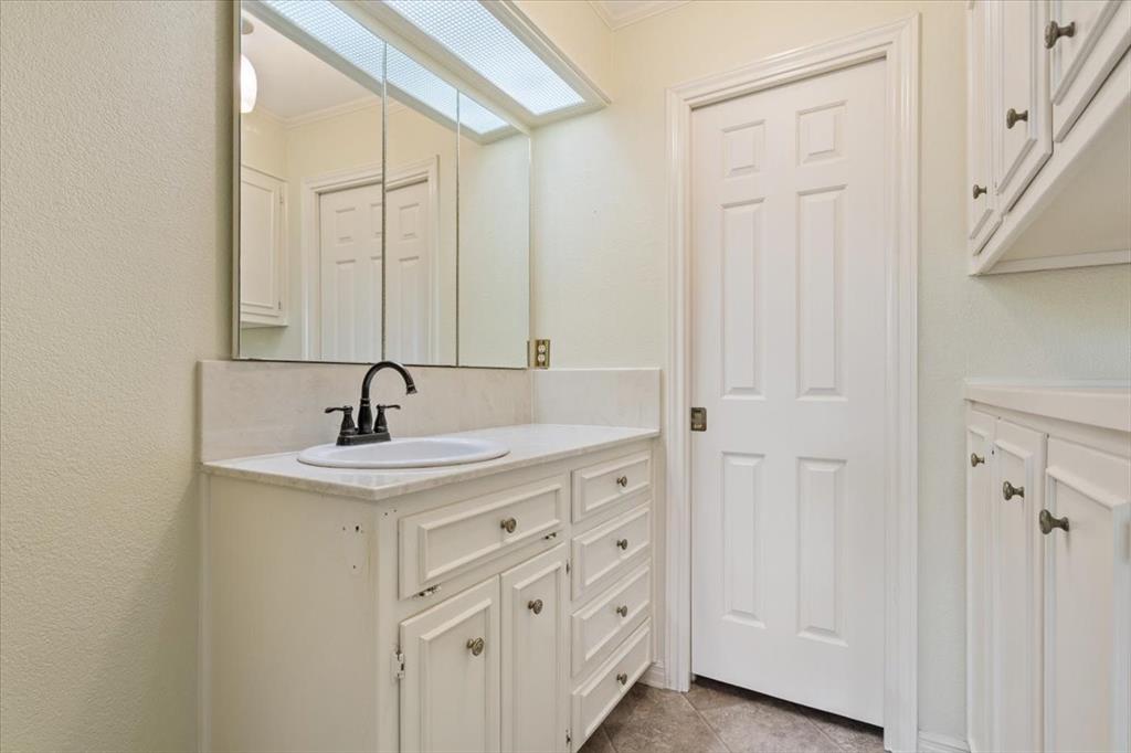 3400 Timbermill Road Waco, TX 76710 - Photo 16 of 37 Separate Vanities