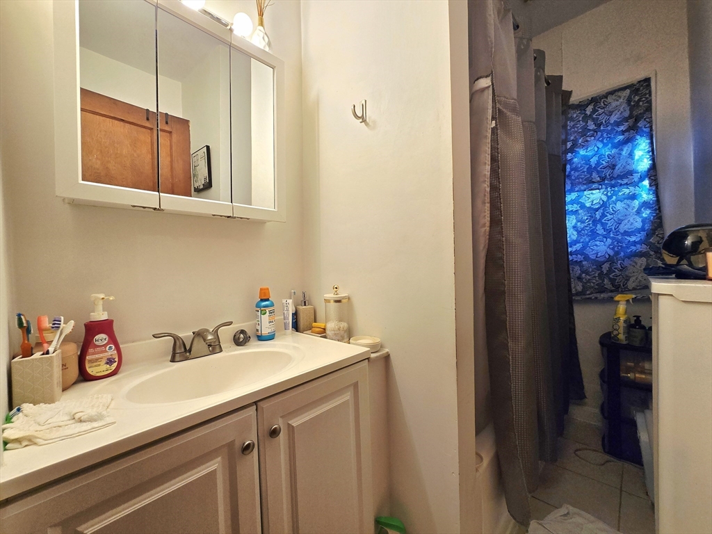 14 Harding Avenue Everett, MA 02149 - Photo 13 of 40