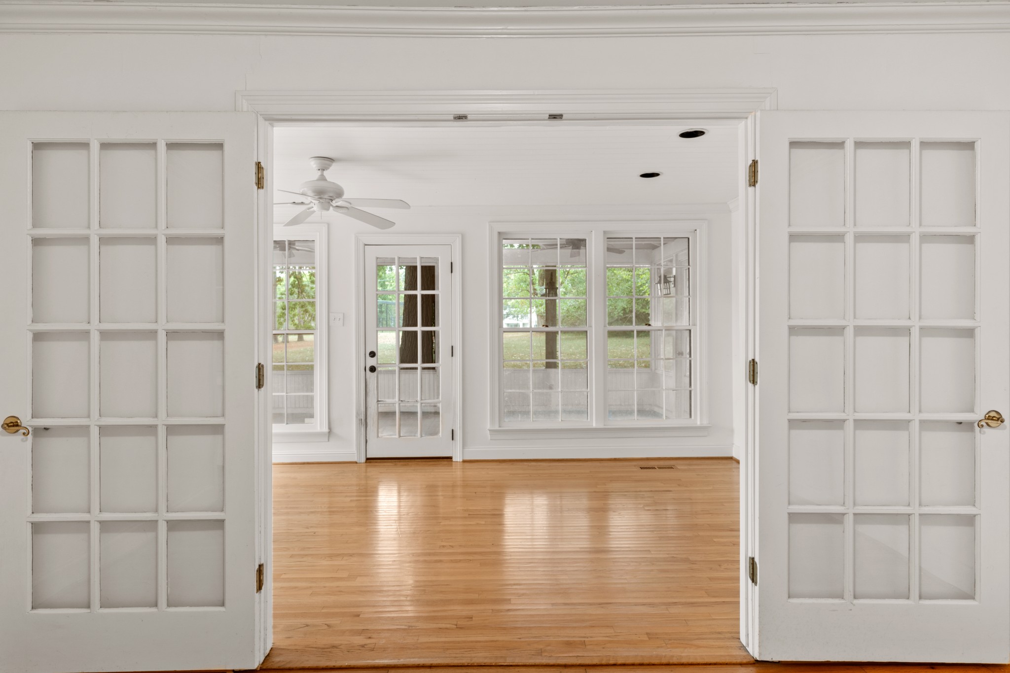6325 Robin Hill Road Nashville, TN 37205 - Photo 17 of 47 entrance from dining area to sunroom