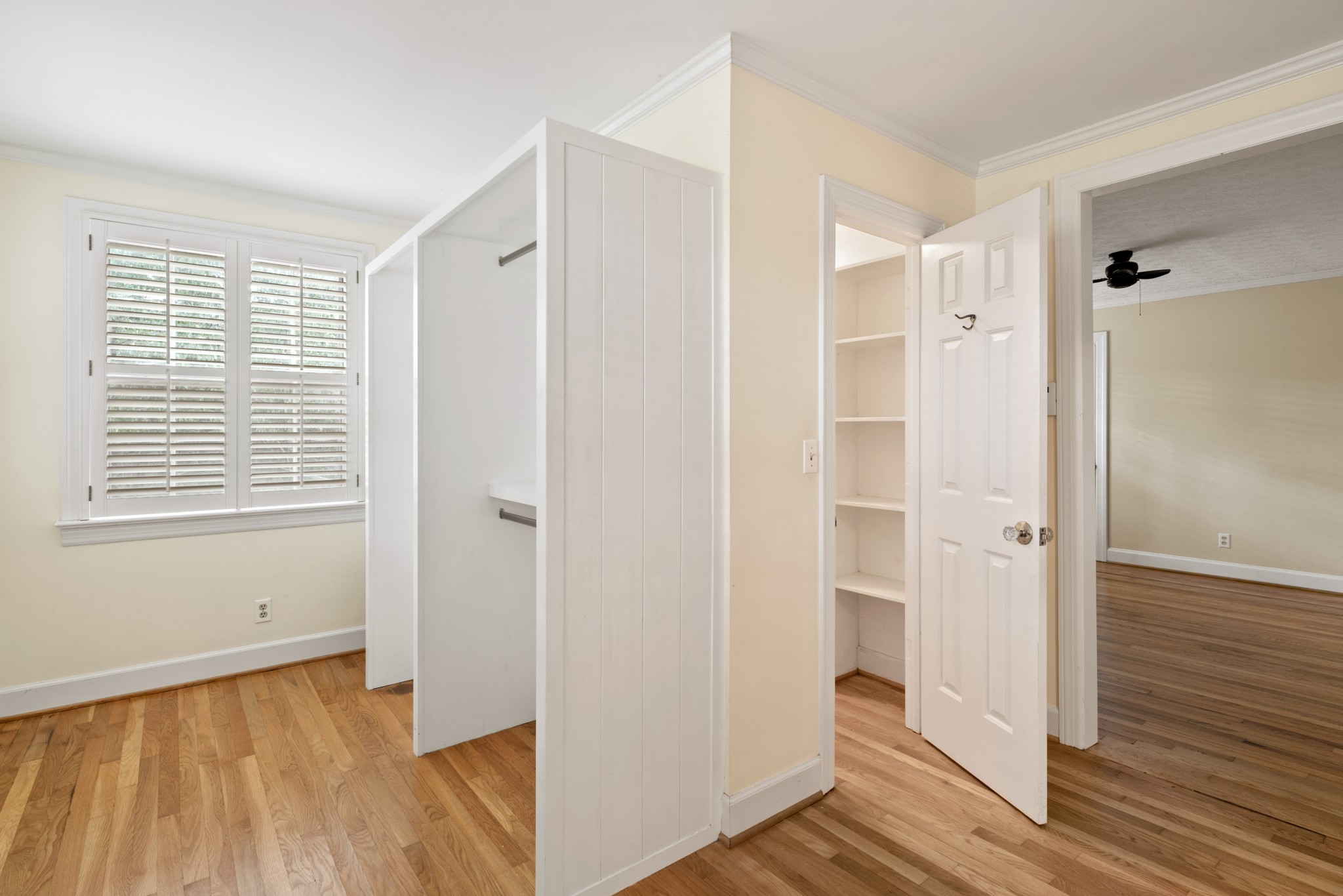 6325 Robin Hill Road Nashville, TN 37205 - Photo 29 of 47 WIC in primary bedroom