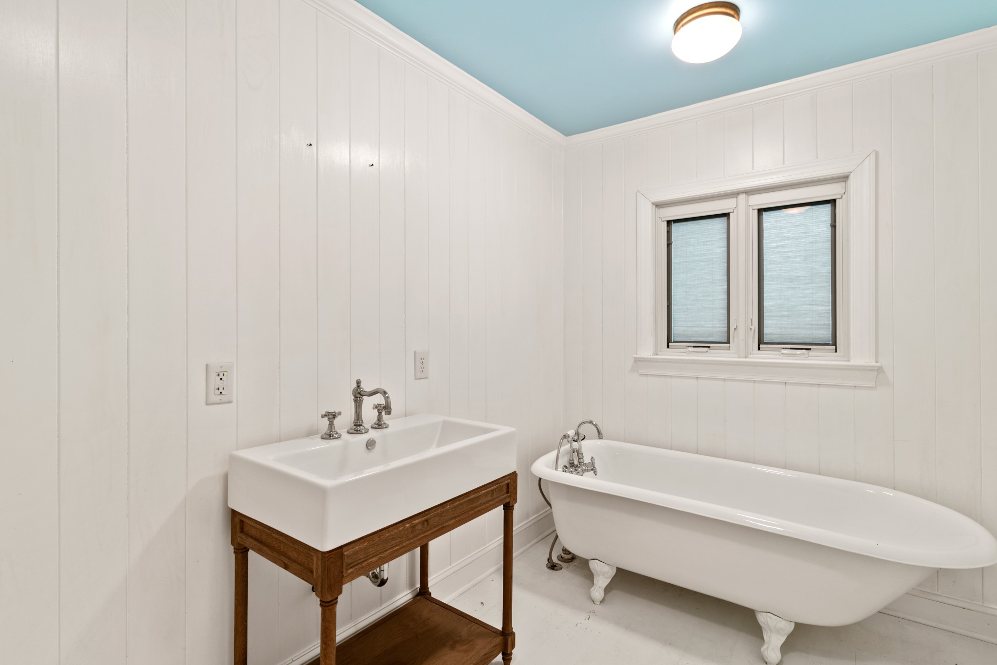 6325 Robin Hill Road Nashville, TN 37205 - Photo 30 of 47 bathroom accessed thru room with walk in closet