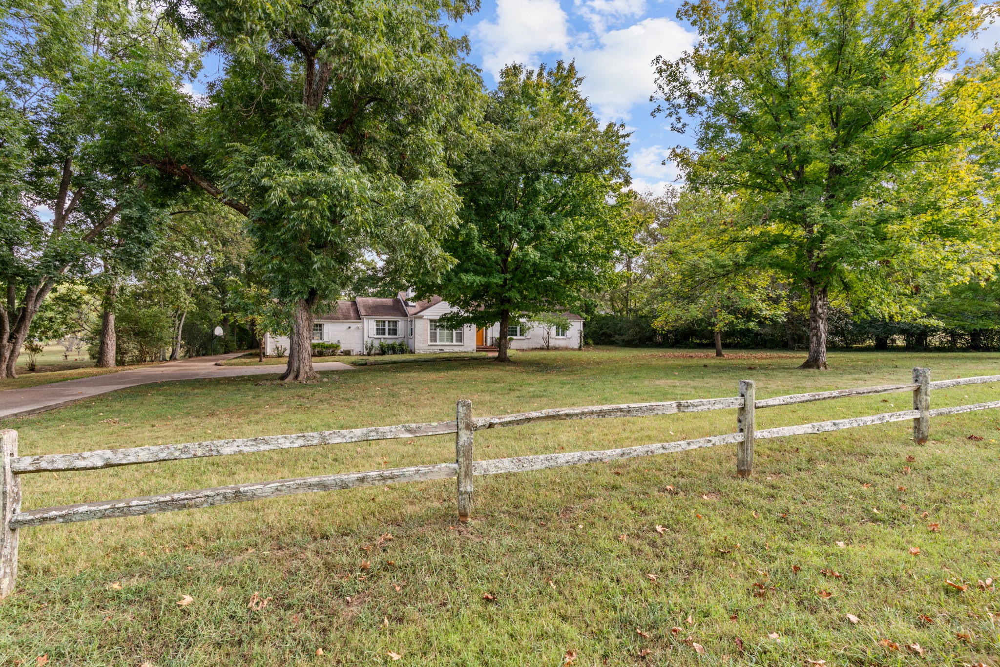 6325 Robin Hill Road Nashville, TN 37205 - Photo 3 of 47 Gallery Image 3