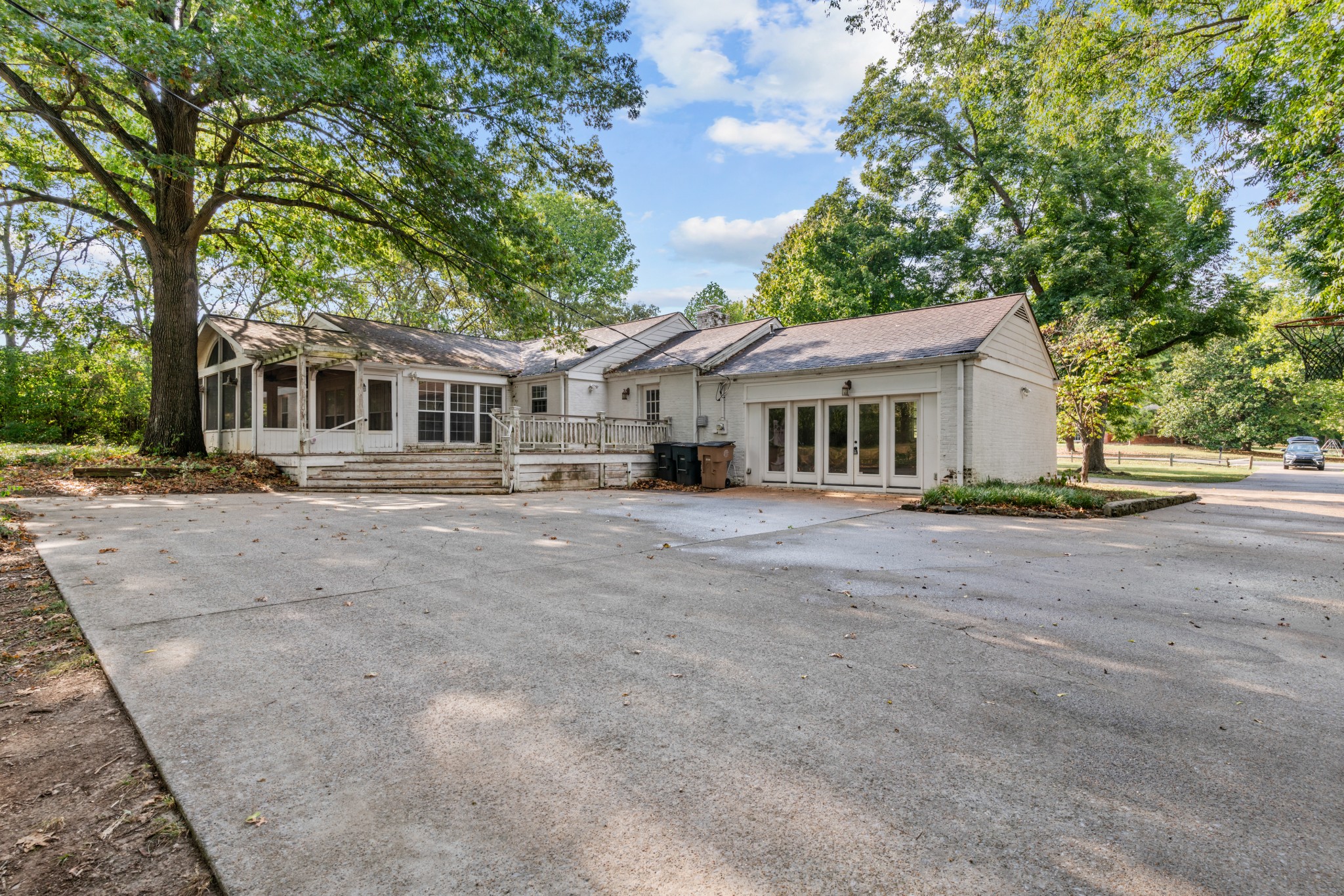 6325 Robin Hill Road Nashville, TN 37205 - Photo 39 of 47 Deck is in good condition. Composite deck floor.