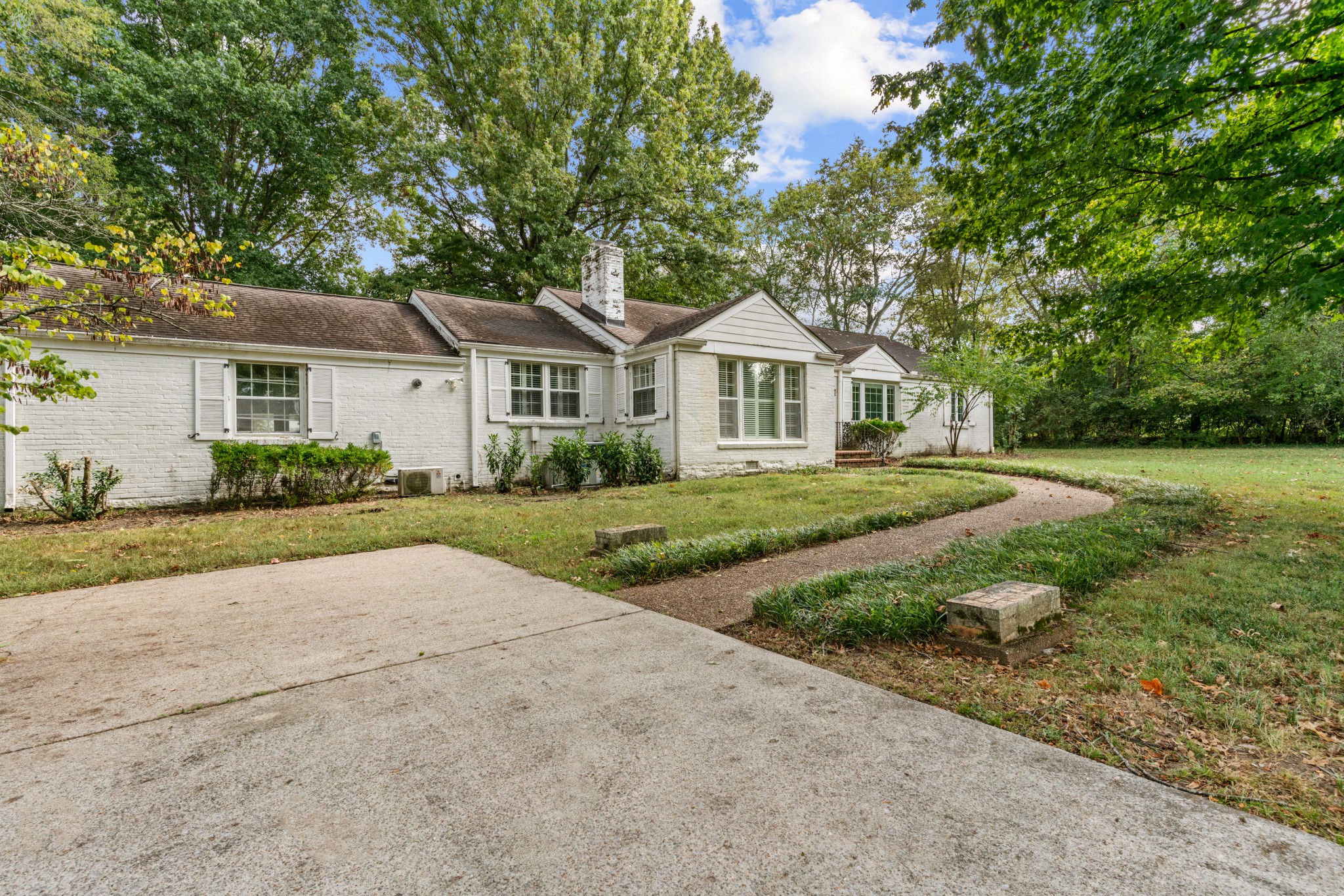 6325 Robin Hill Road Nashville, TN 37205 - Photo 6 of 47 Gallery Image 6