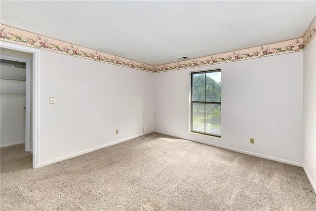 $118,500 | 7402 West 102nd Court, Overland Park, KS 66212