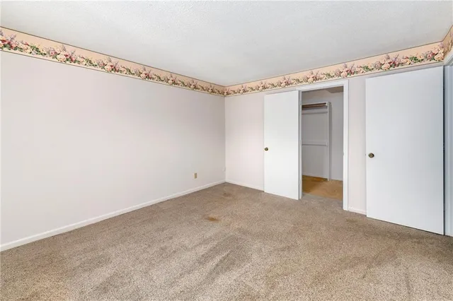 $118,500 | 7402 West 102nd Court, Overland Park, KS 66212