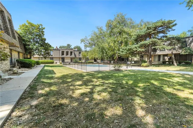 $118,500 | 7402 West 102nd Court, Overland Park, KS 66212