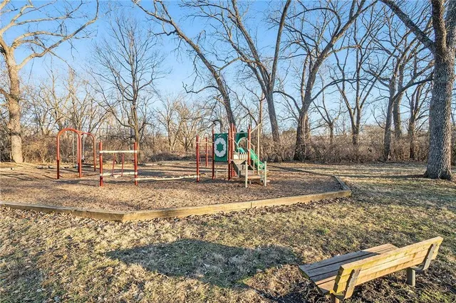 $118,500 | 7402 West 102nd Court, Overland Park, KS 66212