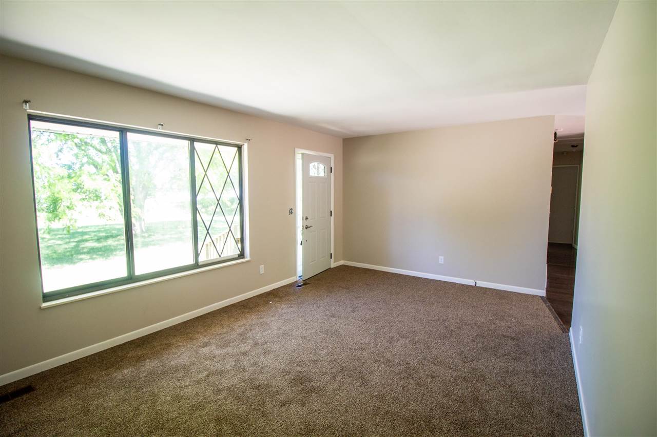 4447 West Wilson Road Clio, MI 48420 - Photo 6 of 29 50078814-5.JPG