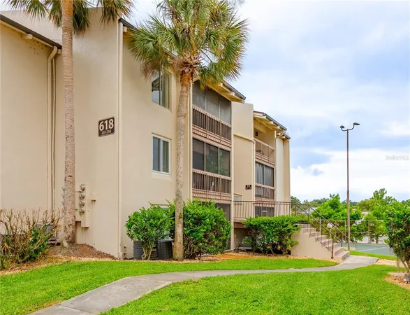 $125,000 | 618 Orange Drive, Unit 216, Altamonte Springs, FL 32701