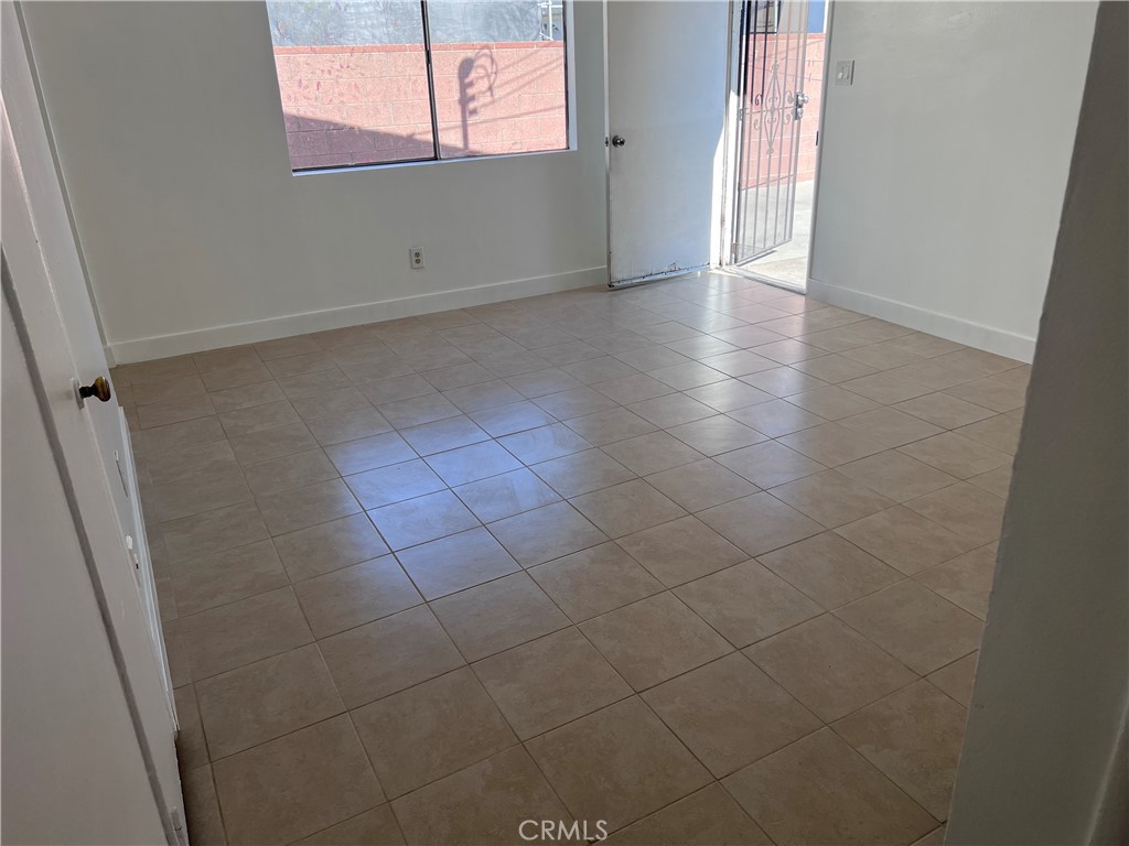 8954 South Gate South Gate, CA 90280 - Photo 17 of 31