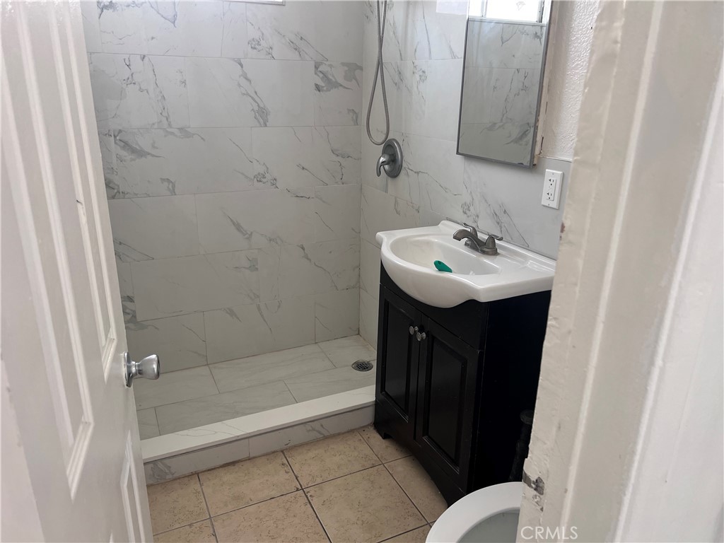 8954 South Gate South Gate, CA 90280 - Photo 18 of 31