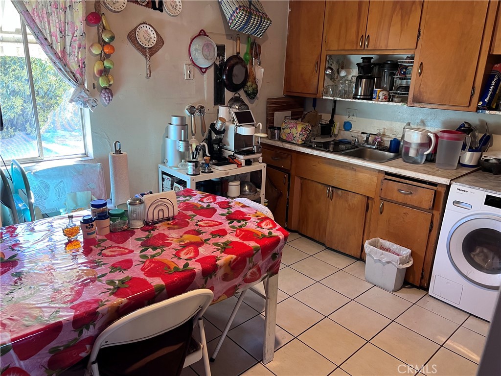 8954 South Gate South Gate, CA 90280 - Photo 23 of 31