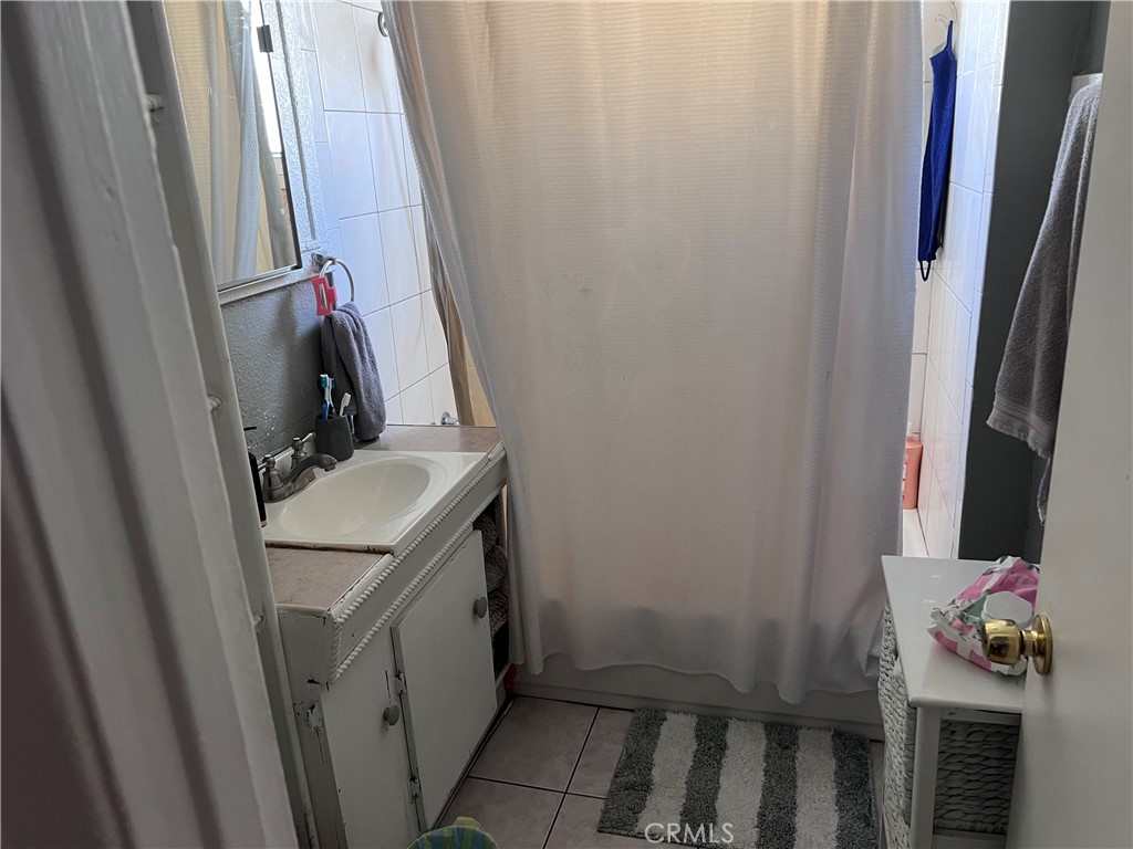 8954 South Gate South Gate, CA 90280 - Photo 29 of 31