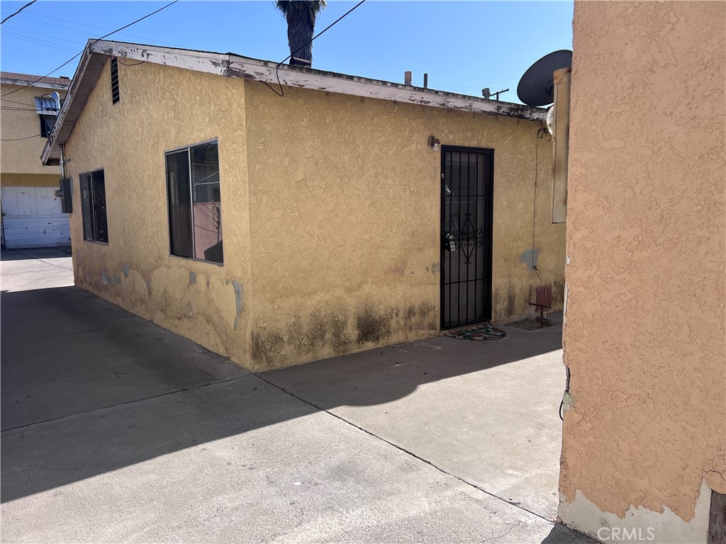 8954 South Gate South Gate, CA 90280 - Photo 7 of 31