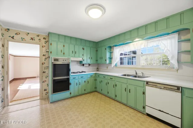 $549,900 | 226 Hiwassee Road, Madisonville, TN 37354