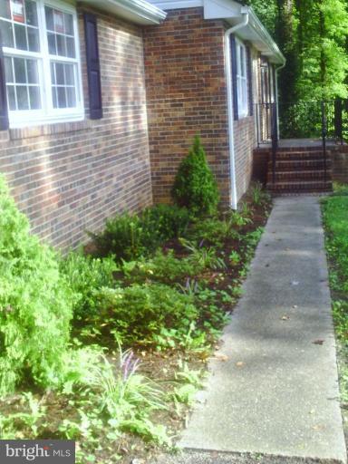 9342 Indiantown Road King George, VA 22485 - Photo 2 of 19 Front sidewalk