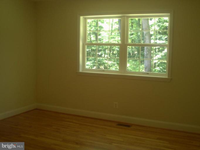9342 Indiantown Road King George, VA 22485 - Photo 11 of 19 Large b/room