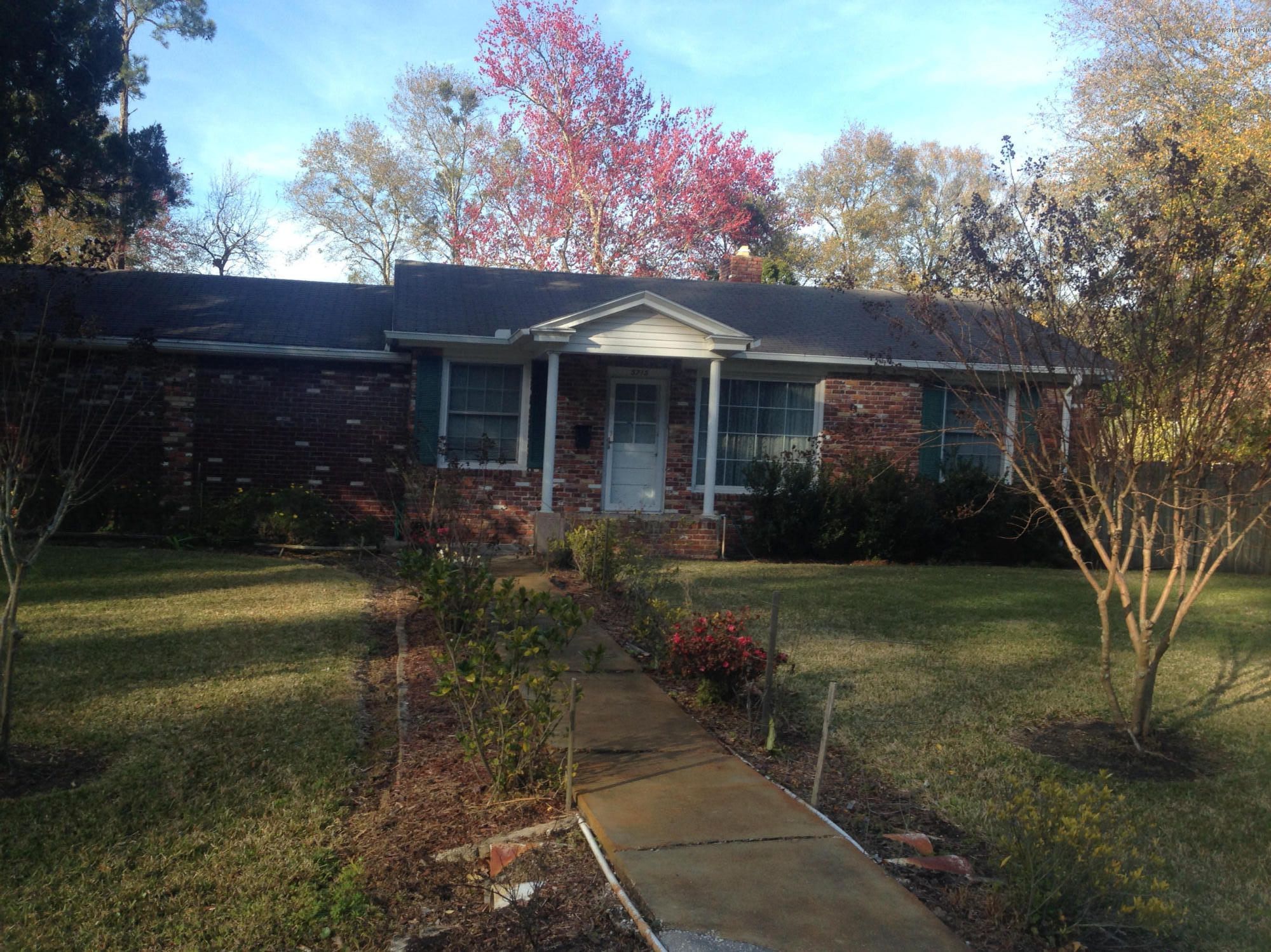5715 Hickson Road Jacksonville, FL 32216 - Photo 1 of 23 Lovey home in Established area