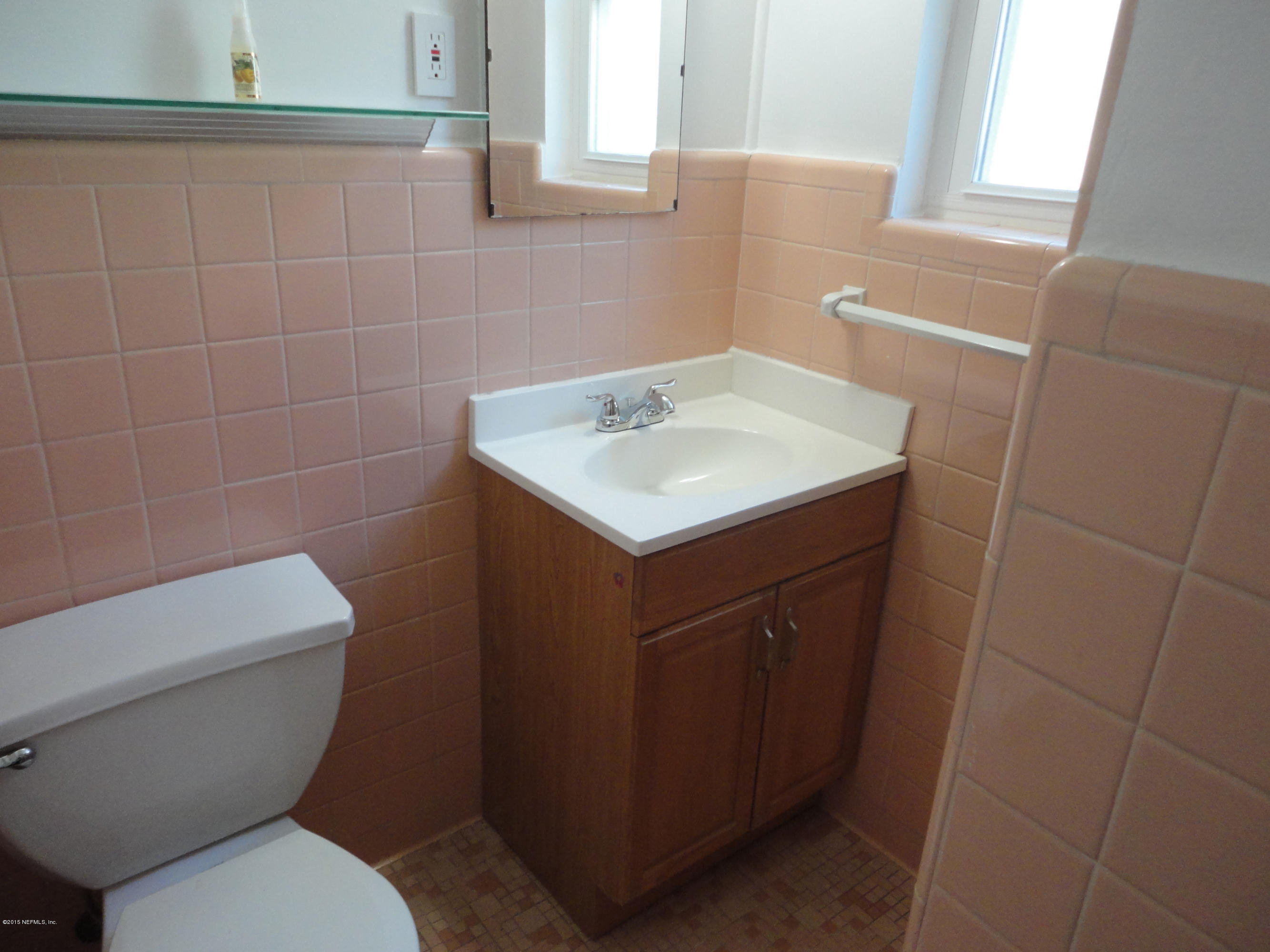 5715 Hickson Road Jacksonville, FL 32216 - Photo 15 of 23 Master Bathroom.