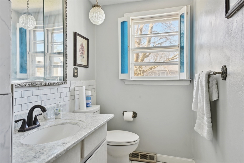 6 Gloversbrook Road Randolph, MA 02368 - Photo 11 of 25 Gallery Image 11