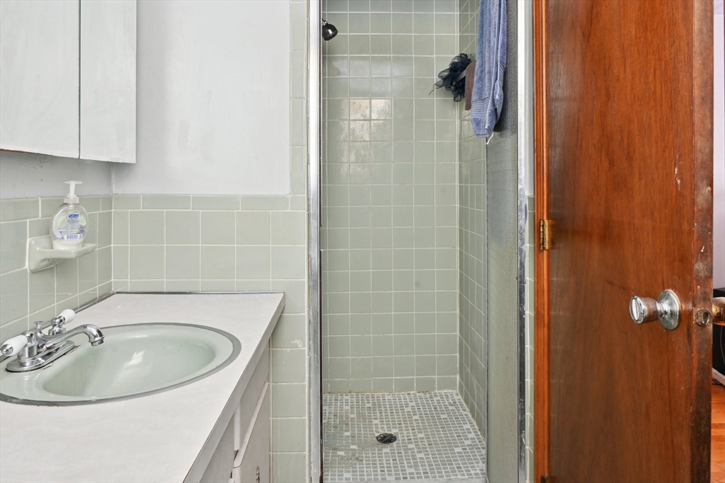 6 Gloversbrook Road Randolph, MA 02368 - Photo 14 of 25 Gallery Image 14