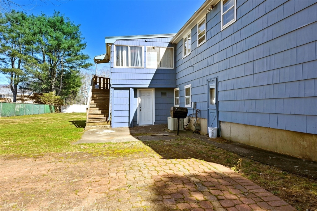 6 Gloversbrook Road Randolph, MA 02368 - Photo 4 of 25 Gallery Image 4