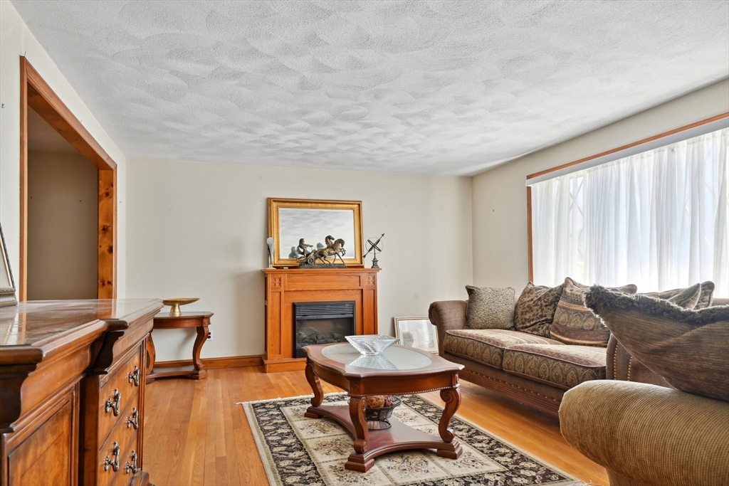 6 Gloversbrook Road Randolph, MA 02368 - Photo 10 of 25 Gallery Image 10