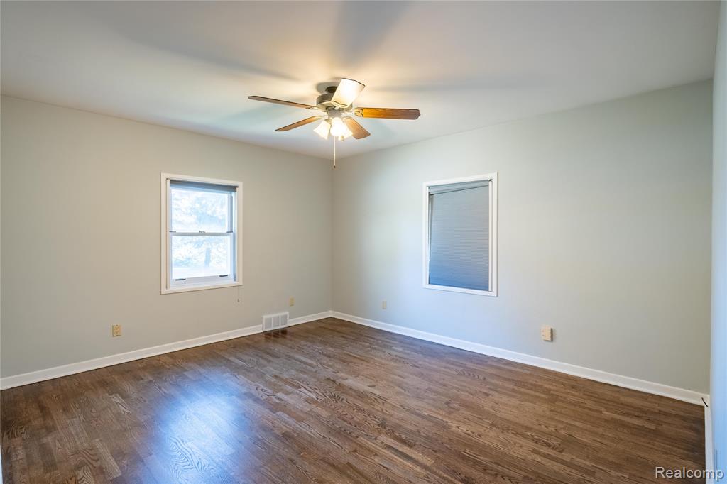 8354 Fenton Road Grand Blanc, MI 48439 - Photo 14 of 47 Gallery Image 14
