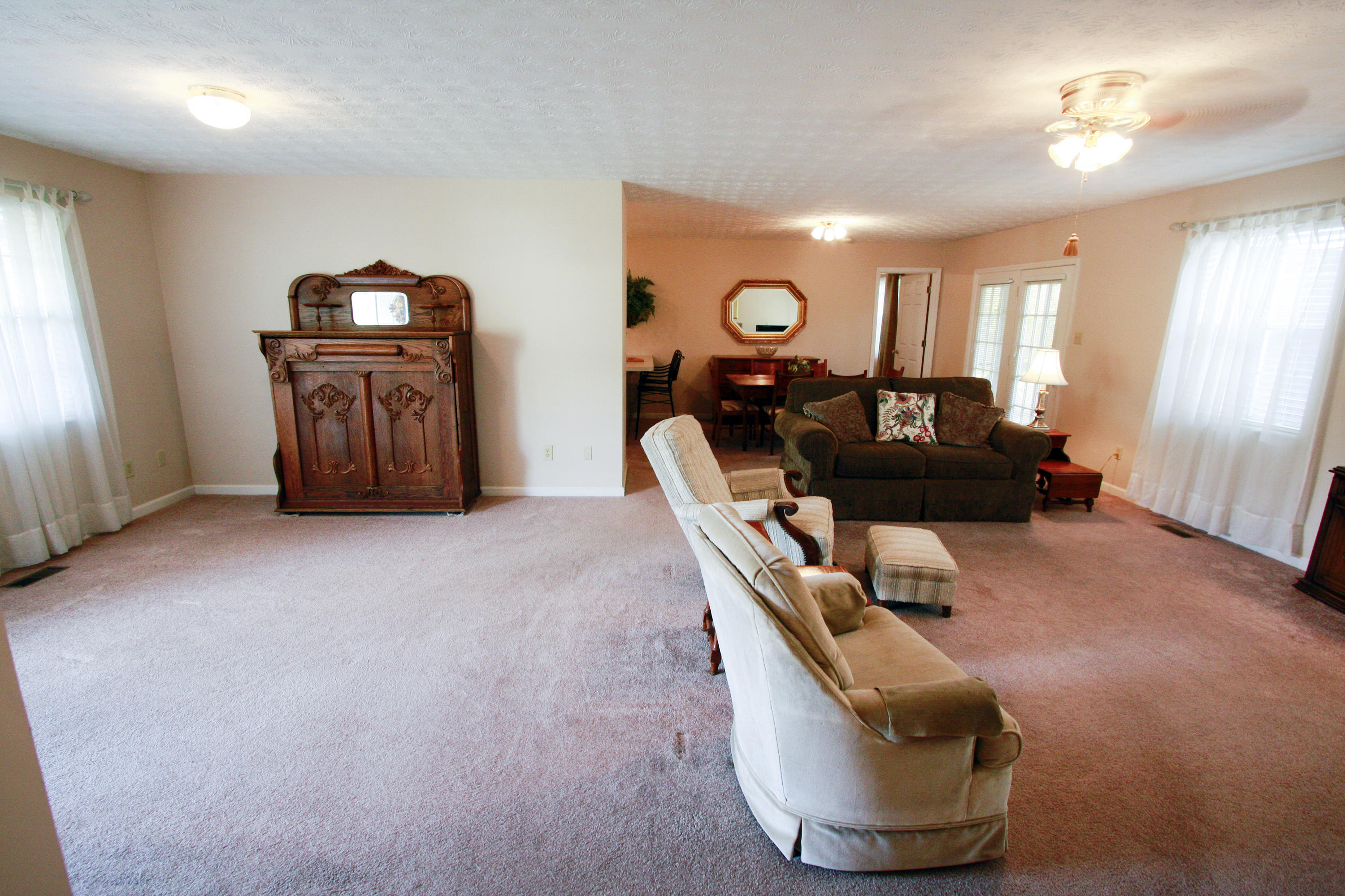 2212 East Windbrook Road Knoxville, TN 37923 - Photo 14 of 40 Back out to the living room