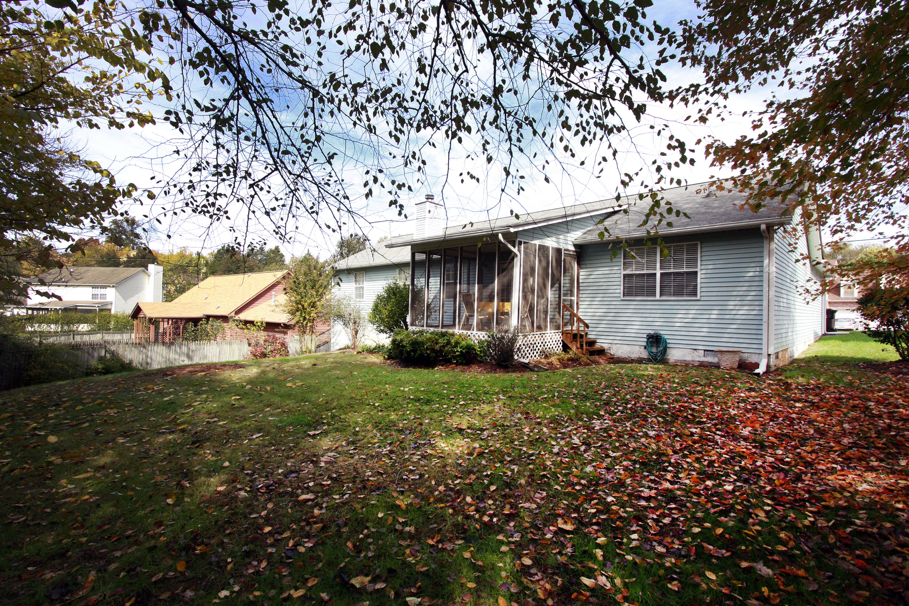 2212 East Windbrook Road Knoxville, TN 37923 - Photo 26 of 40 Back of the house