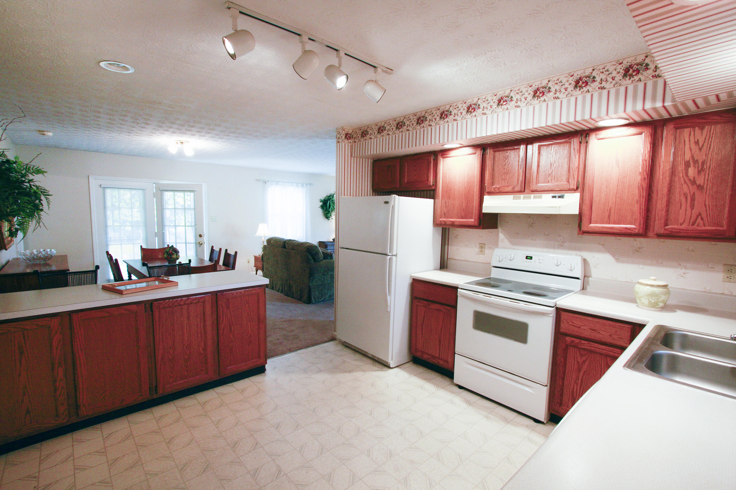 2212 East Windbrook Road Knoxville, TN 37923 - Photo 31 of 40 Kitchen