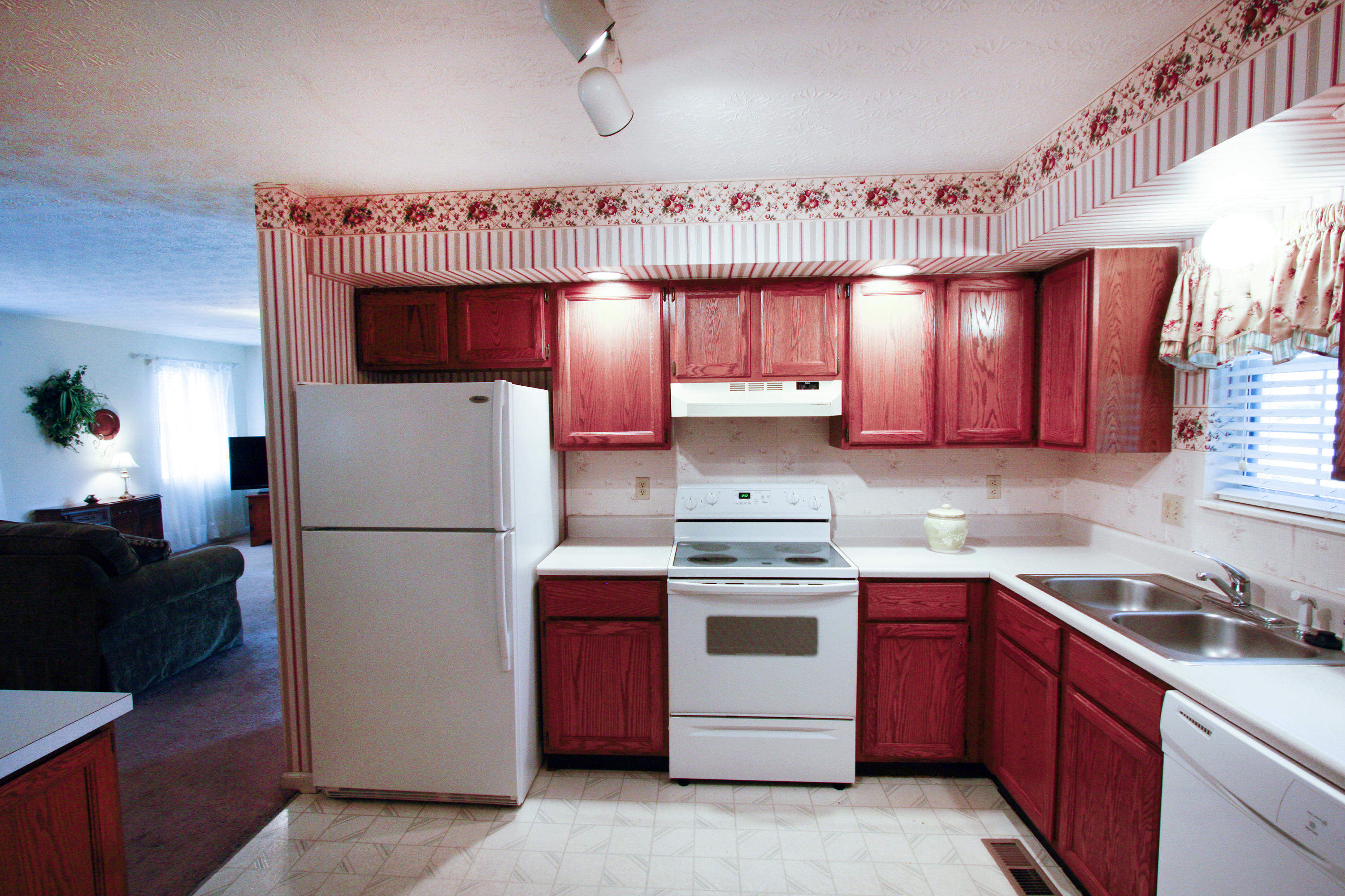 2212 East Windbrook Road Knoxville, TN 37923 - Photo 32 of 40 Kitchen