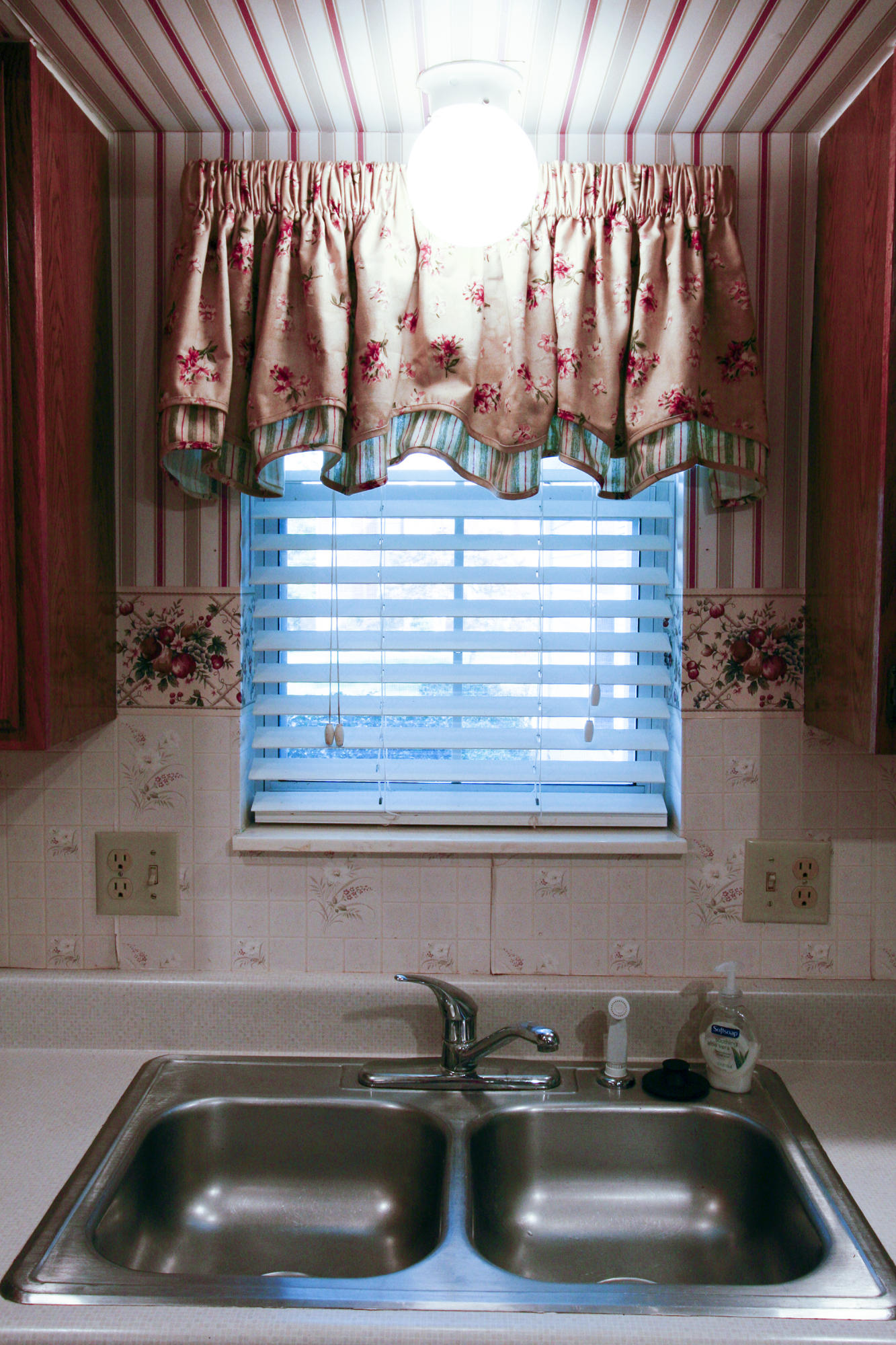 2212 East Windbrook Road Knoxville, TN 37923 - Photo 33 of 40 Kitchen