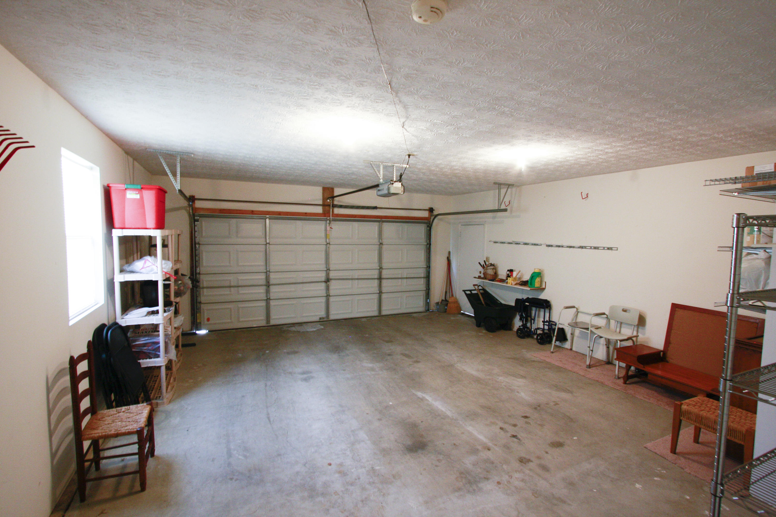 2212 East Windbrook Road Knoxville, TN 37923 - Photo 34 of 40 Garage off kitchen