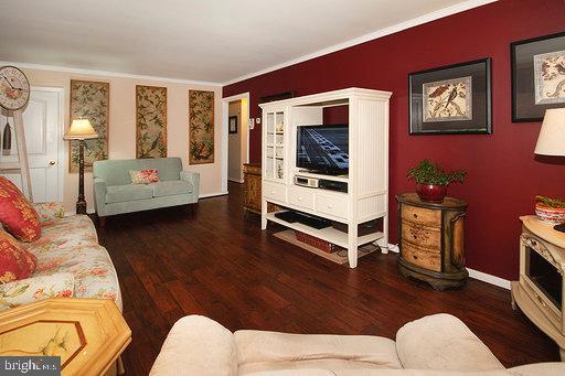 23 Warwick Road Stratford, NJ 08084 - Photo 11 of 35 Living Room: Hard Wood Floors