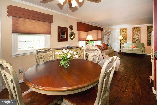 23 Warwick Road Stratford, NJ 08084 - Photo 9 of 35 Dining Room: Hardwood Floors, Built In Curio