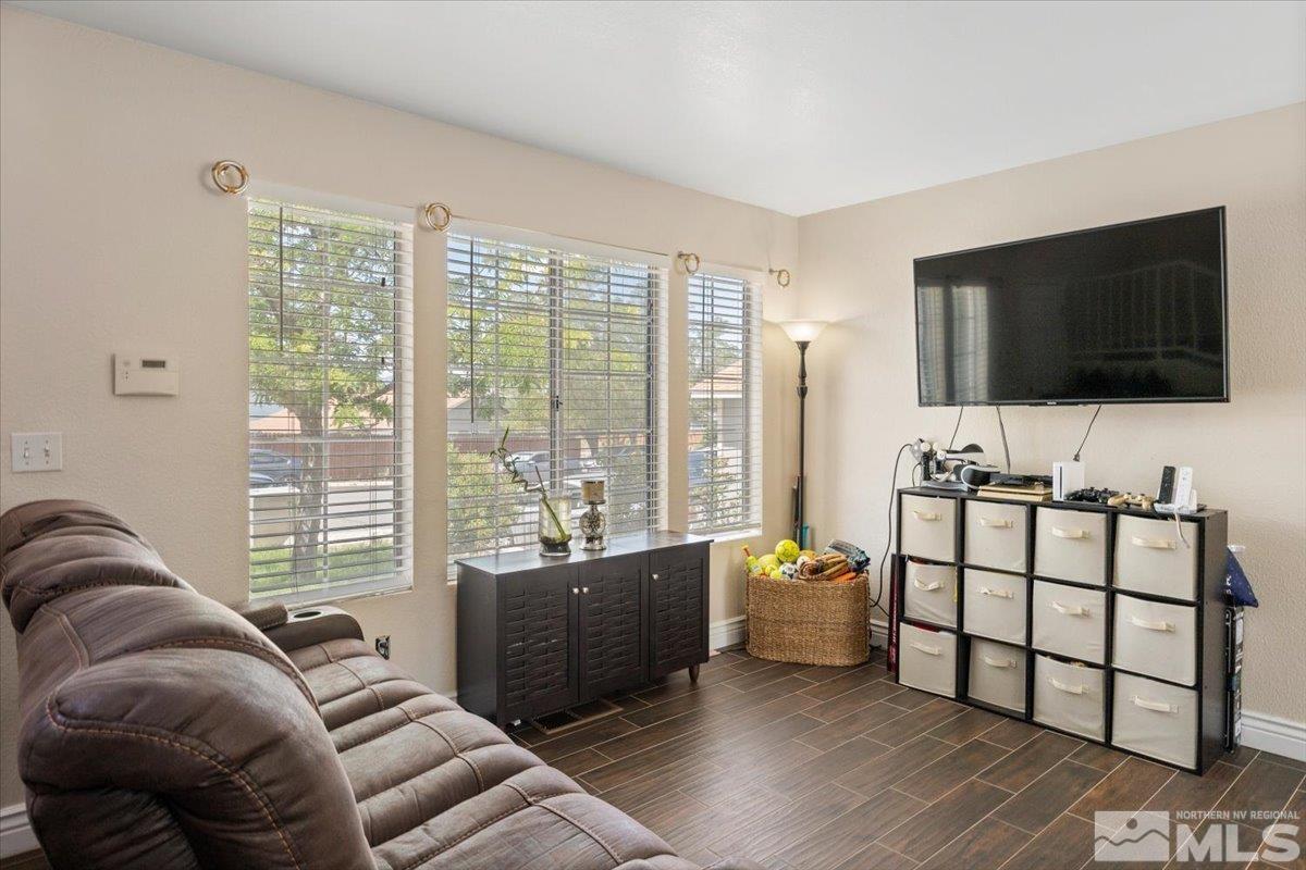8474 Sopwith Boulevard Reno, NV 89506 - Photo 4 of 26 Photo 4