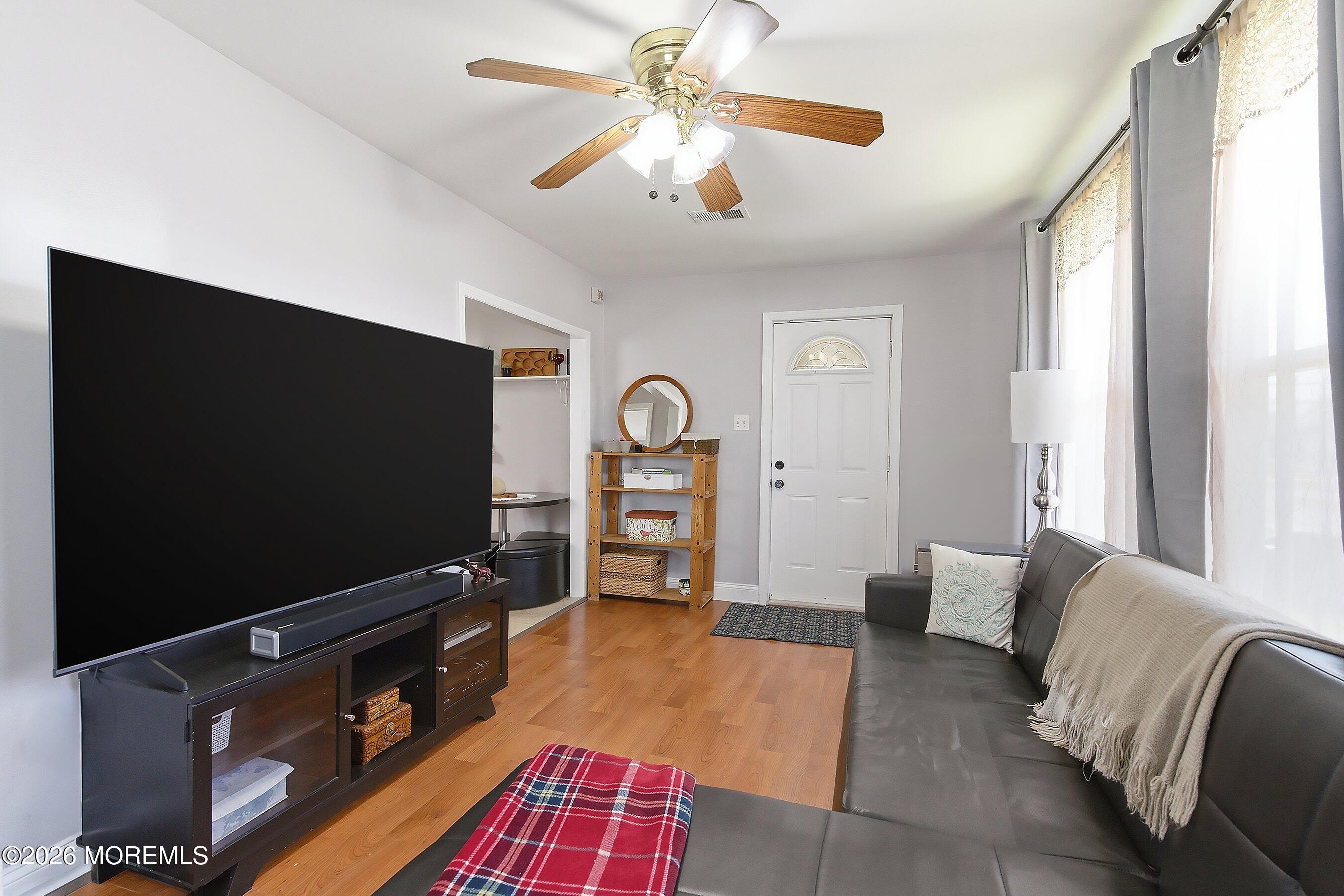 817 Shore Concourse Keyport, NJ 07735 - Photo 4 of 12 06-Living 1C