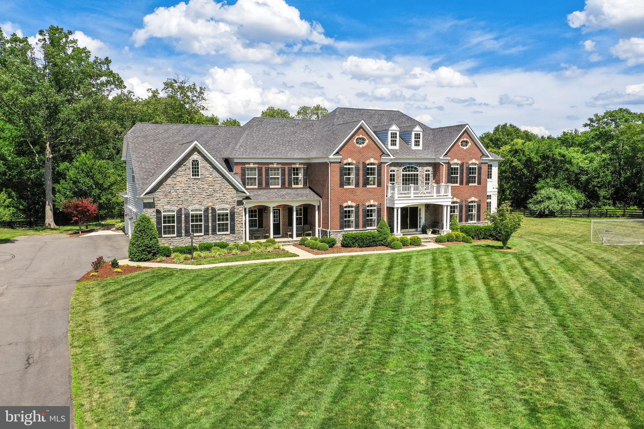 22460 Conservancy Drive Ashburn, VA 20148 - Photo 7 of 126