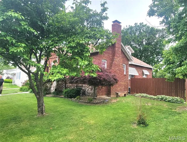 $295,000 | 323 West Ross Street, Palmyra, MO 63461
